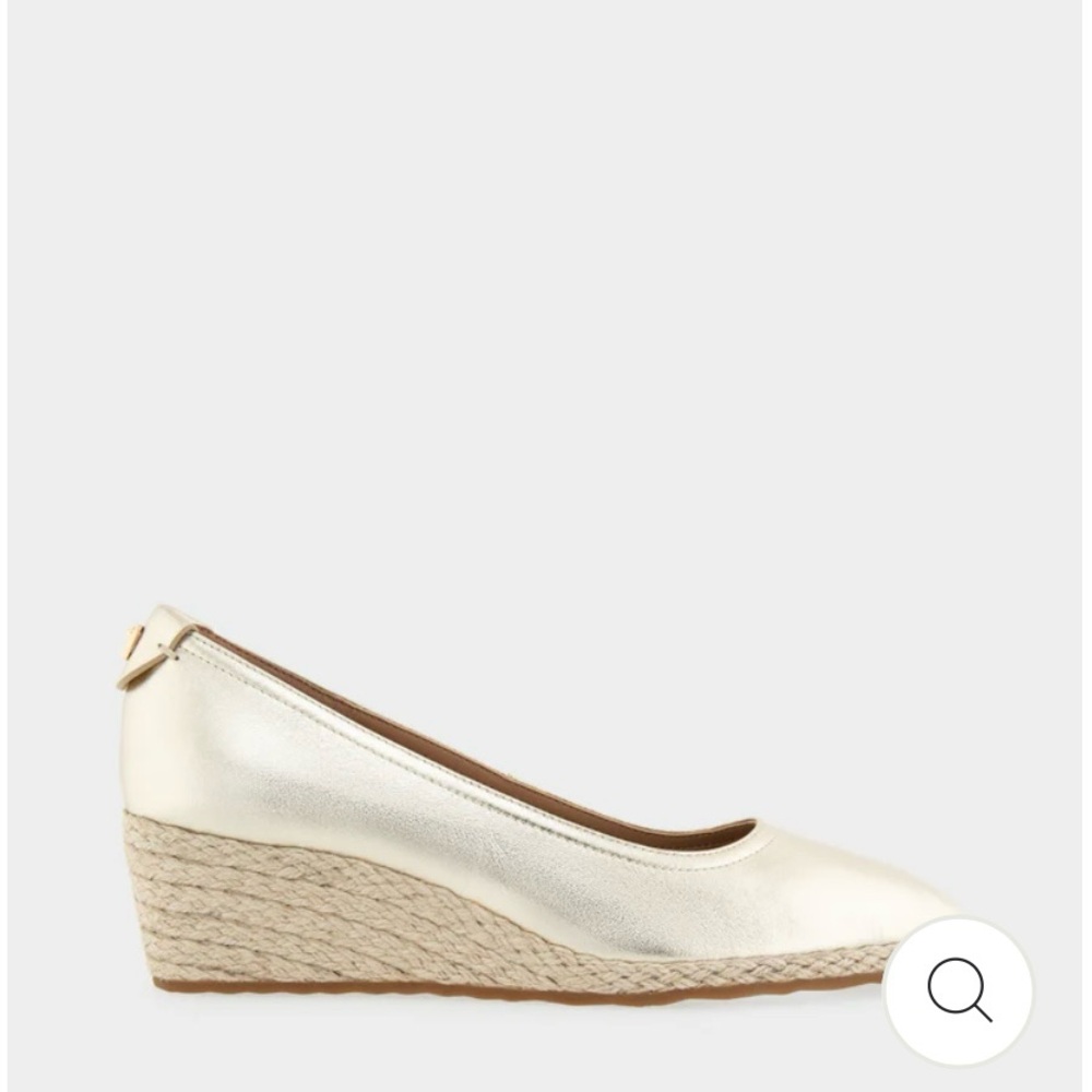 AEROSOLES Gold Wedge Shoes - new with box and tags